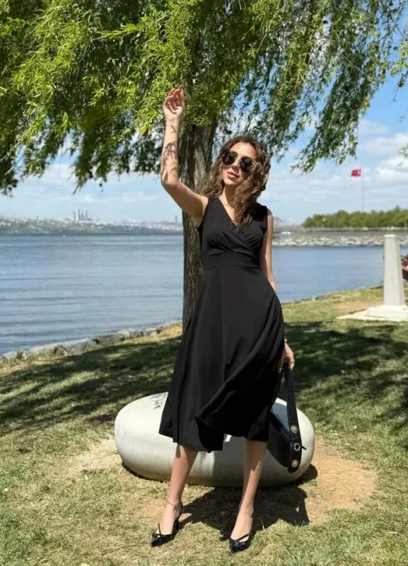 Kadın Ithal Krep Kumaş Kruvaze Yaka Eteği Kloş Kolsuz Mini Elbise - 6