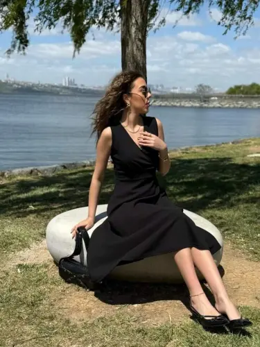 Kadın Ithal Krep Kumaş Kruvaze Yaka Eteği Kloş Kolsuz Mini Elbise - 4