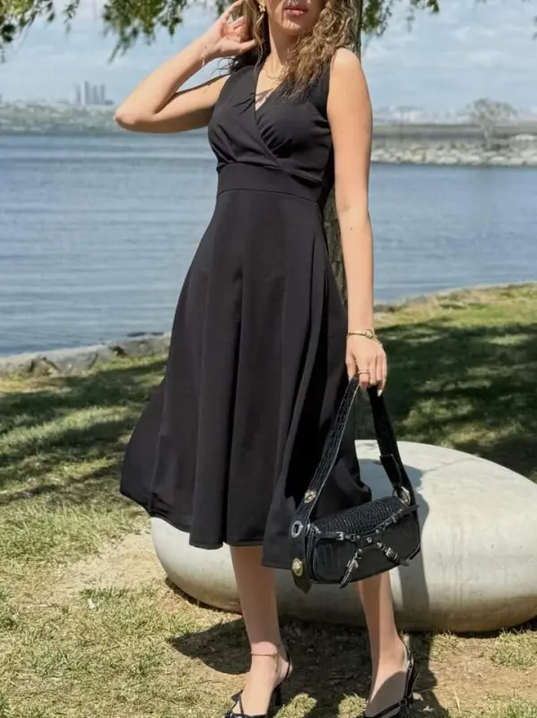 Kadın Ithal Krep Kumaş Kruvaze Yaka Eteği Kloş Kolsuz Mini Elbise - 8