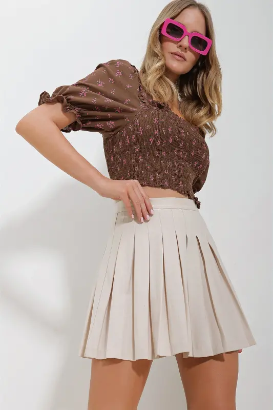 Braune kurze Leinenbluse für Damen mit quadratischem Kragen, Wassermelonenärmeln und elastischem Bund ALC-X11651 - Braun - 2