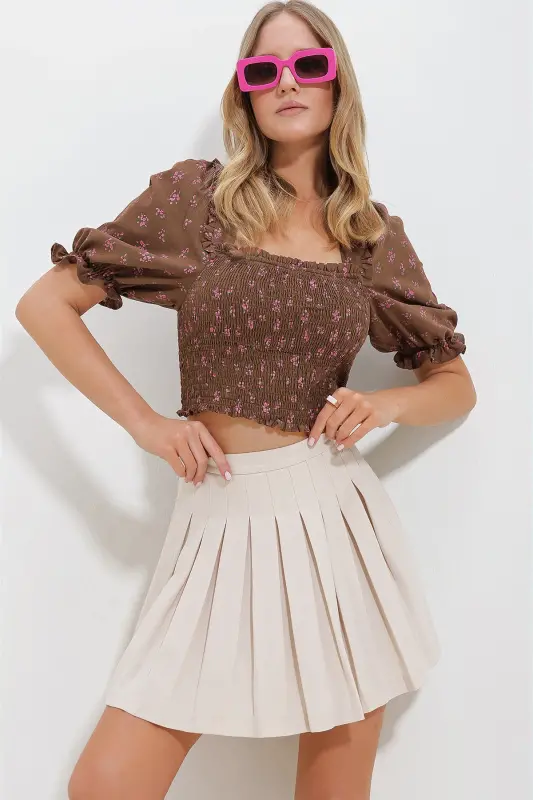 Braune kurze Leinenbluse für Damen mit quadratischem Kragen, Wassermelonenärmeln und elastischem Bund ALC-X11651 - Braun - 3