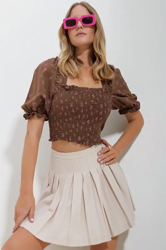 Braune kurze Leinenbluse für Damen mit quadratischem Kragen, Wassermelonenärmeln und elastischem Bund ALC-X11651 - Braun - 4