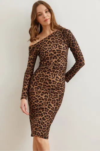 Kadın Kahve Leopar Kayık Yaka Örme Mini Elbise ELB-19002316 - Kahve Leopar 