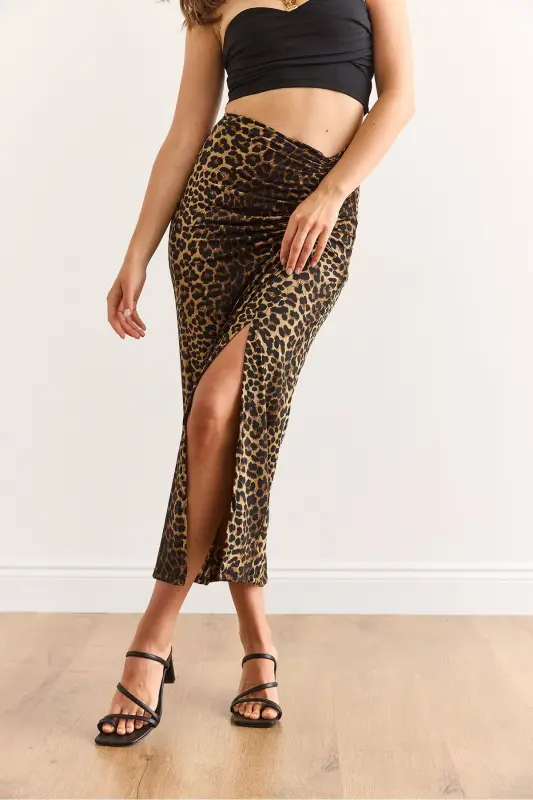 Kadın Kahve Leopar Tek Tarafı Yırtmaçlı Büzgü Detaylı Etek ETK-19000330 - Kahve Leopar - 4