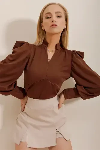 Kadın Kahverengi Hakim Yaka Prenses Kol Dokuma Crop Bluz ALC-X9659-Kahverengi - TREND ALAÇATI STILI (1)