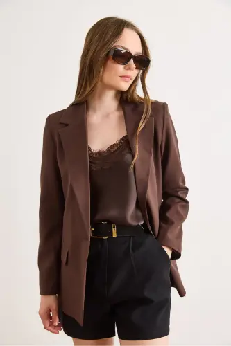 Kadın Kahverengi Tek Düğmeli Astarlı Cep Kapaklı Premium Blazer Ceket CKT-19000395-Kahverengi - 3