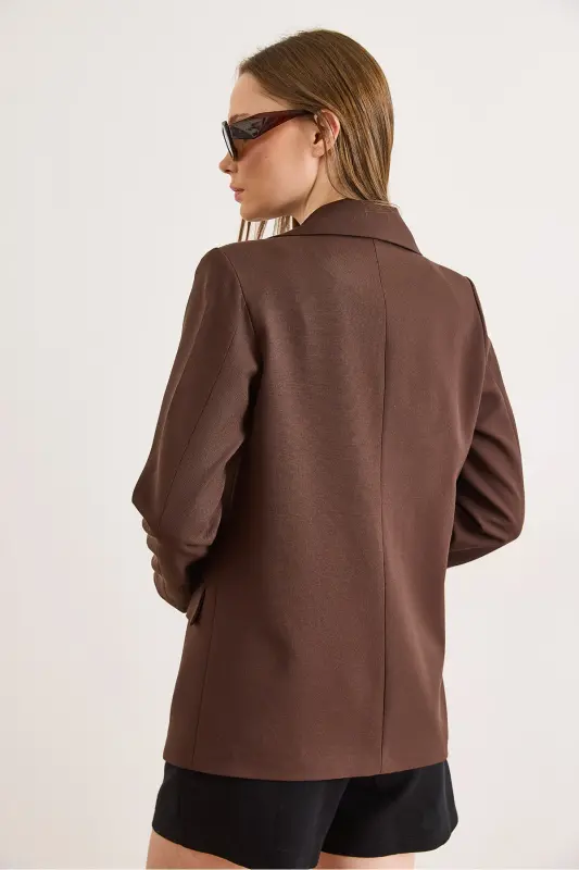 Kadın Kahverengi Tek Düğmeli Astarlı Cep Kapaklı Premium Blazer Ceket CKT-19000395-Kahverengi - 6