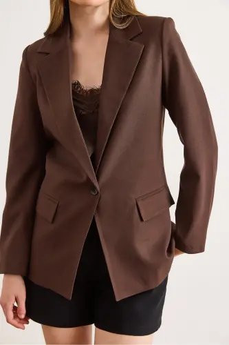 Kadın Kahverengi Tek Düğmeli Astarlı Cep Kapaklı Premium Blazer Ceket CKT-19000395-Kahverengi - 5