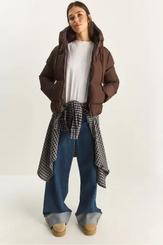 Kadın Kapüşonlu Şişme Mont-Koyu Kahve 