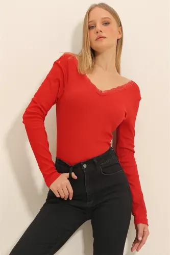 Kadın Kırmızı Arka Ön V Yaka Dantel Detaylı Bluz ALC-X11246 - KIRMIZI - 4
