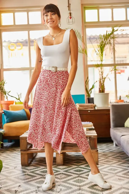 Kadın Kırmızı Çiçekli Asimetrik Desenli Etek ETK-19000122-Kırmızı Çiçekli - 2