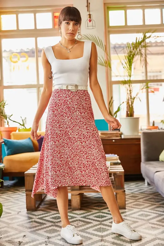 Kadın Kırmızı Çiçekli Asimetrik Desenli Etek ETK-19000122-Kırmızı Çiçekli - 3