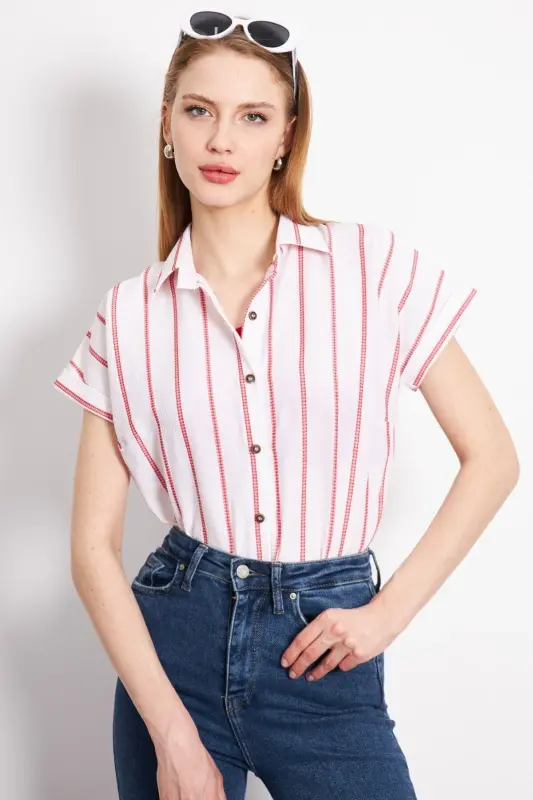 Kadın Kırmızı Çizgili Kısa Kol Gömlek ARM-24Y001067-Kırmızı - ARMONIKA