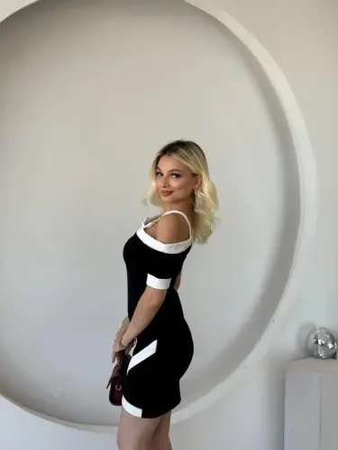 Kadın Kısa Kollu Asimetrik Kesim Yaka şerit Ve Aksesuar Detaylı Modal Elbise - 8