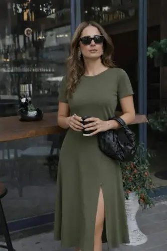 Kadın Kısa Kollu Bisiklet Yaka Derin Yırtmaç Detay Viskon Elbise - BÜYÜKBEDENIZ (1)