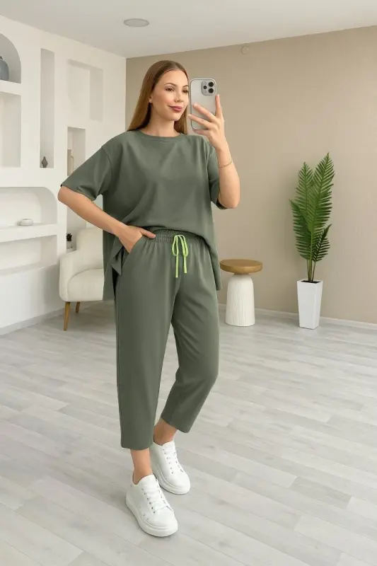 Kadın Kısa Kollu Bisiklet Yaka Viskon Iki Iplik Bluz Ve Pantolon Ikili Takım - BÜYÜKBEDENIZ