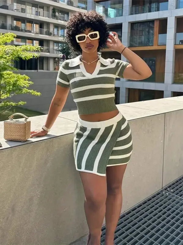 Kadın Kısa Kollu Polo Yaka Crop Asimetrik Mini Triko Etek Ikili Takım - BÜYÜKBEDENIZ