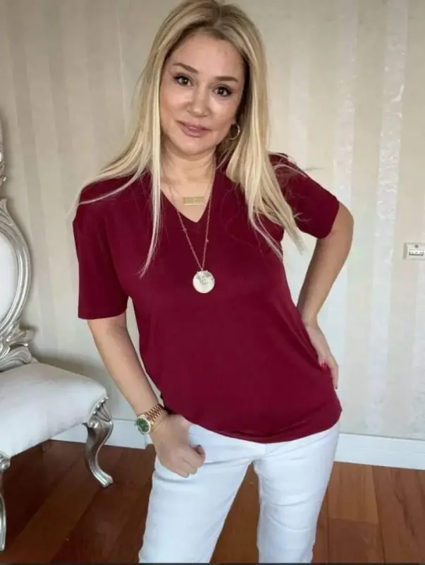 Kadın Kısa Kollu V Yaka Bluz - 1
