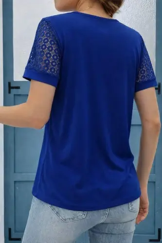 Kadın Kısa Kollu V Yakalı Dantel Detaylı Viskon Bluz - 3