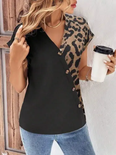 Kadın Kısa Kollu V Yakalı önden Düğmeli Leopar Desen Detaylı Viskon Bluz - 3