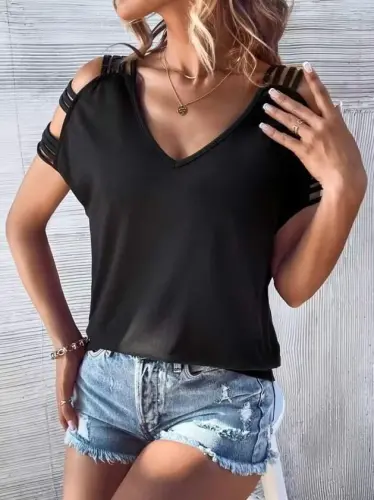 Kadın Kısa Kollu V Yakalı şerit Detaylı Viskon Bluz - 5