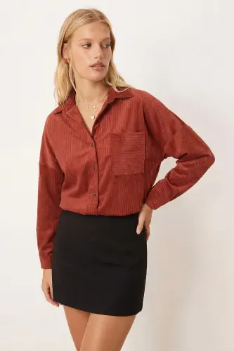 Kadın Koyu Kiremit Cepli Oversize İnce Fitilli Kadife Gömlek ARM-24K001076 - Koyu Kiremit 