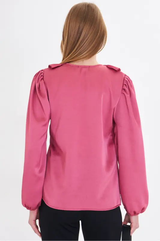 Kadın Koyu Pembe Yakası Fırfırlı Omuzu Büzgülü Kolu Lastikli Pamuk Saten Bluz ARM-22K001059 - Koyu Pembe - 4