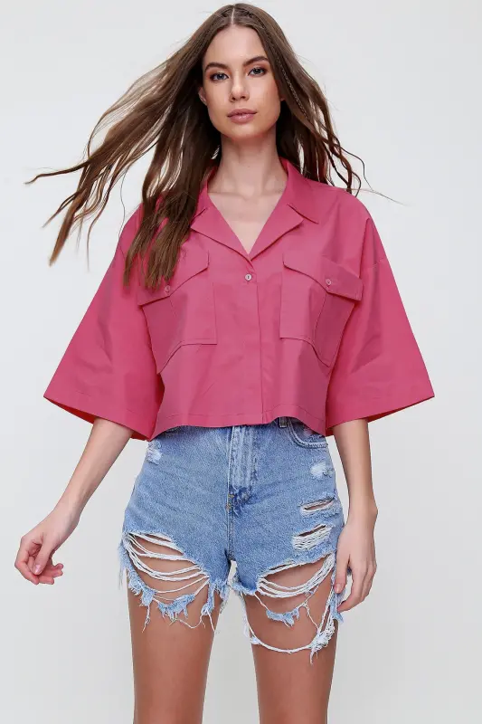Kadın Koyu Pembe Zarf Cepli Crop Poplin Gömlek ALC-X6045-KOYU PEMBE - TREND ALAÇATI STILI