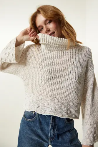 Cremefarbener Rollkragenpullover mit strukturierter saisonaler Strickware für Damen MW00133 - Creme - HAPPINESS İSTANBUL (1)