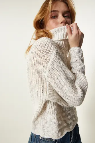 Cremefarbener Rollkragenpullover mit strukturierter saisonaler Strickware für Damen MW00133 - Creme - 3