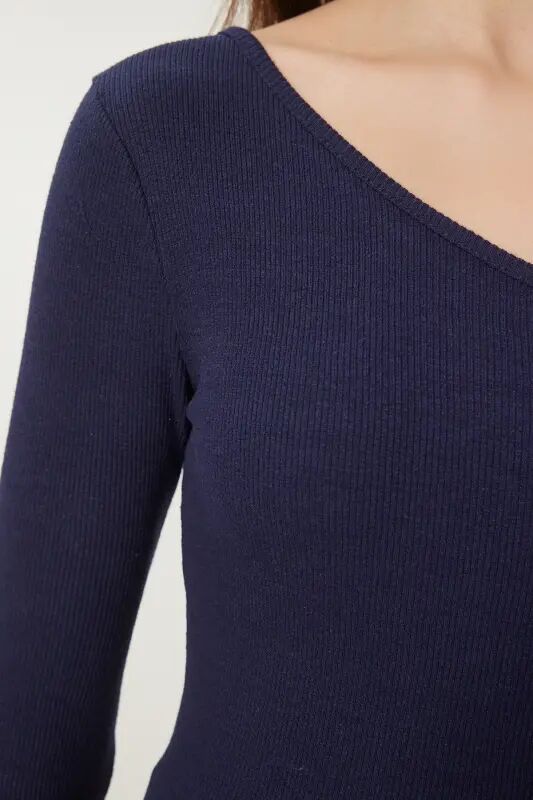 Kadın Lacivert Açık Omuzlu Fitilli Örme Bluz TG00011 - Lacivert - 5