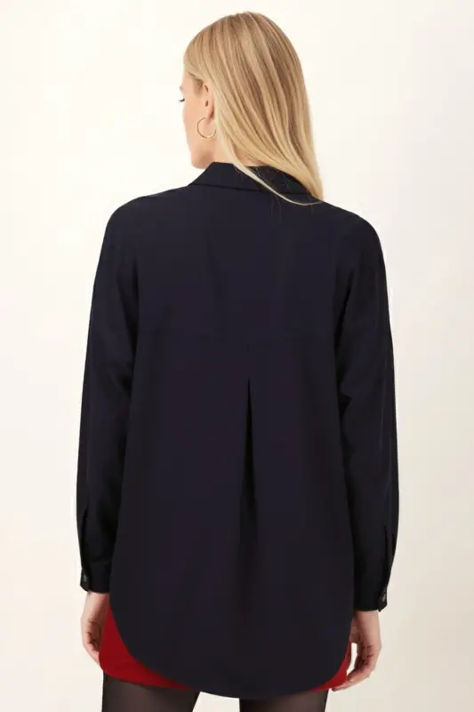 Kadın Lacivert Cepli Oversize İnce Fitilli Kadife Gömlek ARM-24K001076-Lacivert - 3