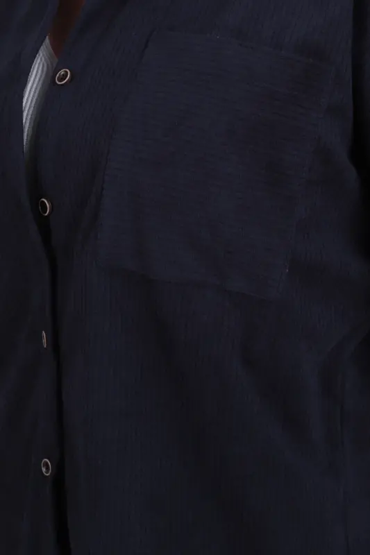 Kadın Lacivert Cepli Oversize İnce Fitilli Kadife Gömlek ARM-24K001076-Lacivert - 4