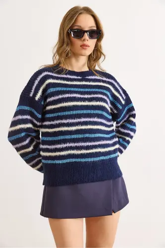 Kadın Lacivert Çizgili Sakal Detaylı Yumuşak Dokulu Triko Kazak KZK-19000893-Lacivert - 5