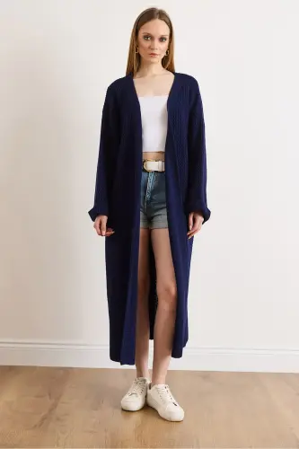 Kadın Lacivert Manşeti Katlamalı Maxi Triko Hırka HRK-19000297-Lacivert - OLALOOK (1)