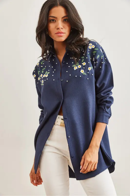 Kadın Lacivert Nakışlı İncili Yün Efektli Oversize Kışlık Gömlek GML-19001159-Lacivert - 5