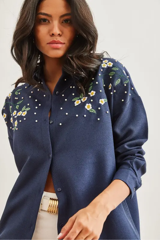 Kadın Lacivert Nakışlı İncili Yün Efektli Oversize Kışlık Gömlek GML-19001159-Lacivert - 7