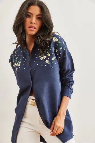 Kadın Lacivert Nakışlı İncili Yün Efektli Oversize Kışlık Gömlek GML-19001159-Lacivert 