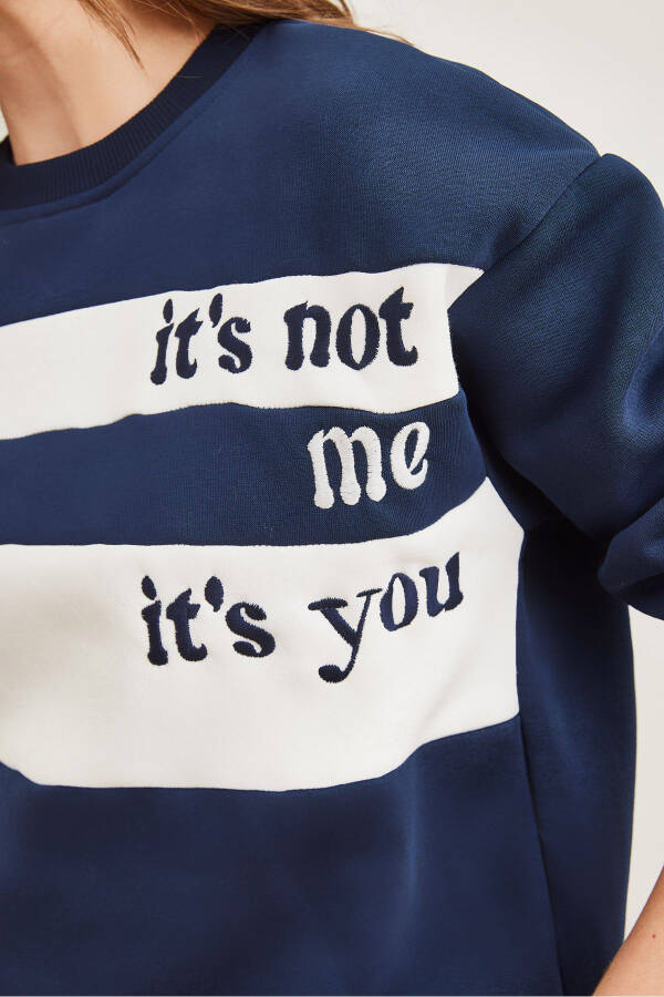 Kadın Lacivert Omuz Kalp Nakışlı Şardonlu Sweatshirt SWT-19000705 - Lacivert - 6