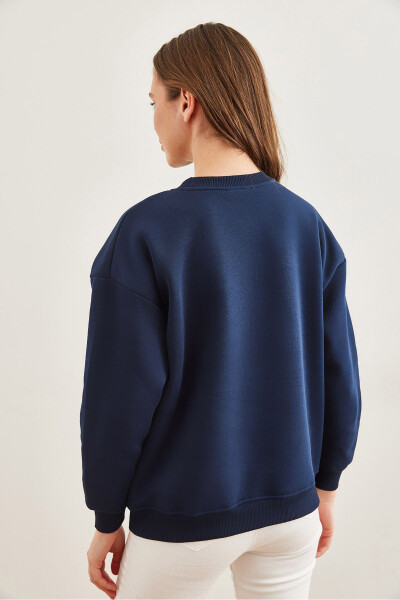 Kadın Lacivert Omuz Kalp Nakışlı Şardonlu Sweatshirt SWT-19000705 - Lacivert - 7