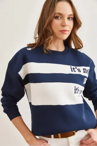Kadın Lacivert Omuz Kalp Nakışlı Şardonlu Sweatshirt SWT-19000705 - Lacivert - 1