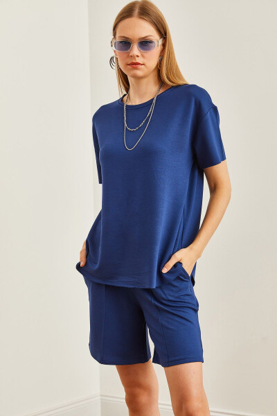 Kadın Lacivert Üst Oval Tişört Alt Cepli Şort Takım TKM-19000303-Lacivert - 4