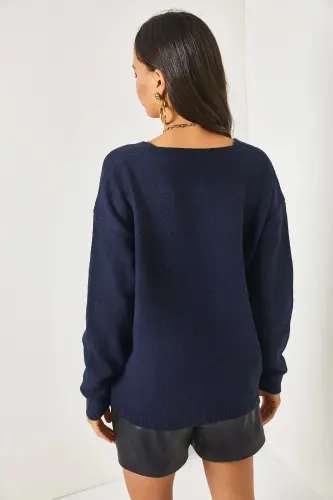 Kadın Lacivert V Yaka Yumuşak Dokulu Triko Kazak KZK-19000598-Lacivert - OLALOOK (1)