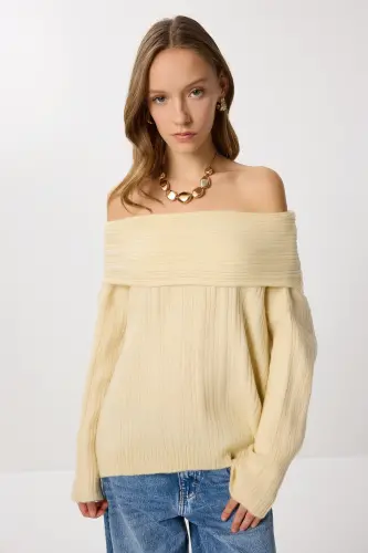 Kadın Latte Madonna Yaka Triko Kazak PF00049-Pembe 