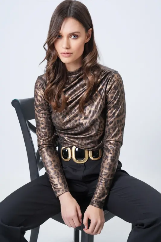 Kadın Leopar Dik Yaka Omzu Drapeli Gümüş Simli Bluz ALC-X11257-LEOPAR - 3