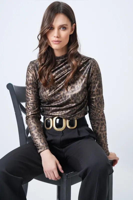 Kadın Leopar Dik Yaka Omzu Drapeli Gümüş Simli Bluz ALC-X11257-LEOPAR - 4