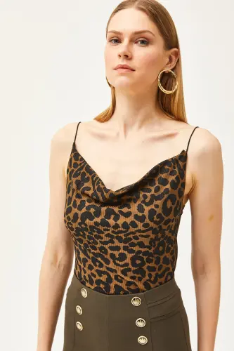 Kadın Leopar Kahve Degaje Yaka İp Askılı Bluz BLZ-19000987 - Leopar Kahve - 4