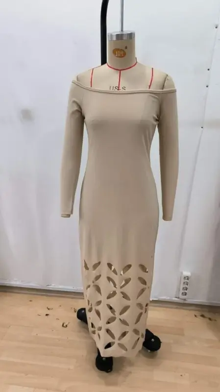 Kadın Madonna Yaka Uzun Kollu Lazer çiçek Kesim Detaylı Uzun Ithal Krep Elbise - 4