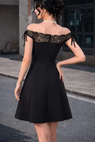 Kadın Madonna Yakalı Dantelli Kısa Janjan Krep Elbise - 3