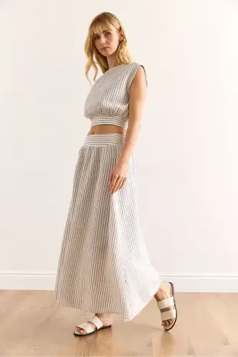 Kadın Mavi Çizgili Sırtı Damla Altı Bantlı Çizgili Crop Müslin Bluz BLZ-19002990-Mavi Çizgili - 2